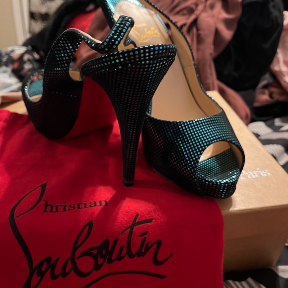 Like New - Picture 4 of 9